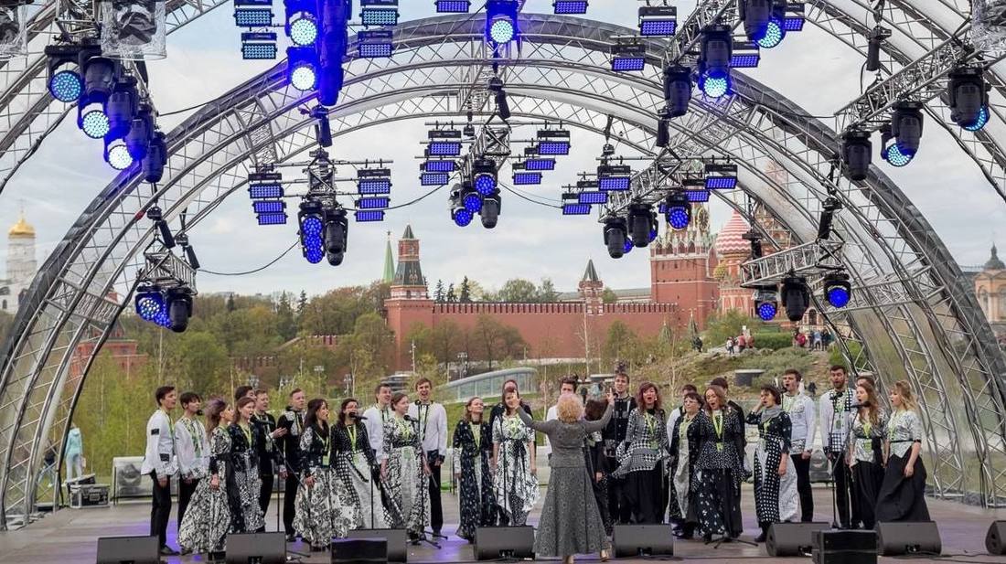 Большой хор у Кремля